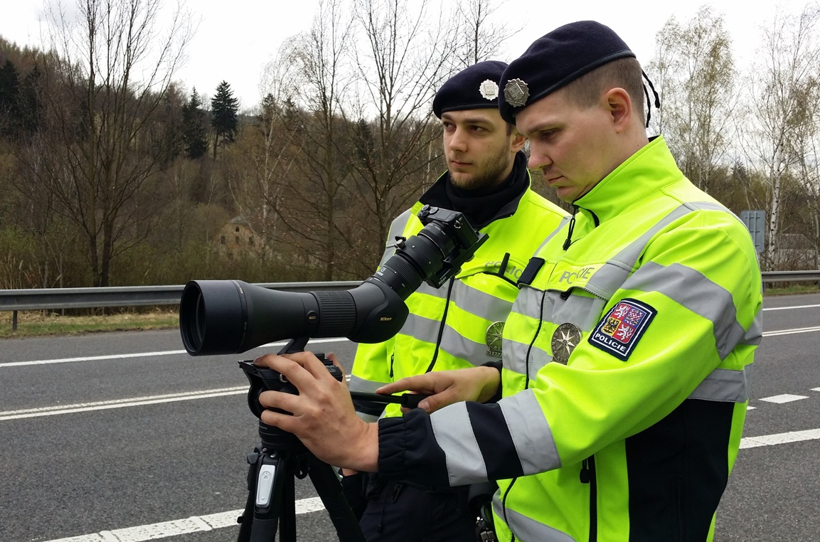 Nový policejní dalekohled vidí na jeden kilometr