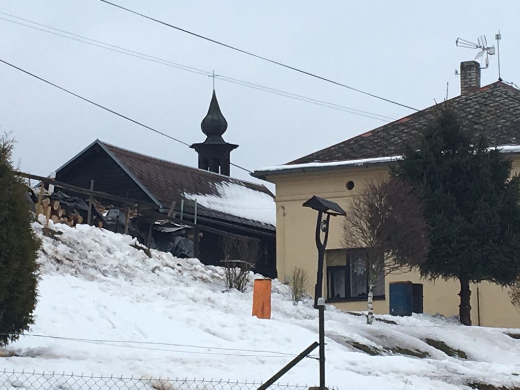 V Maršově u Úpice plánují netradiční věc. Chtějí přestěhovat unikátní zvoničku z 18. století