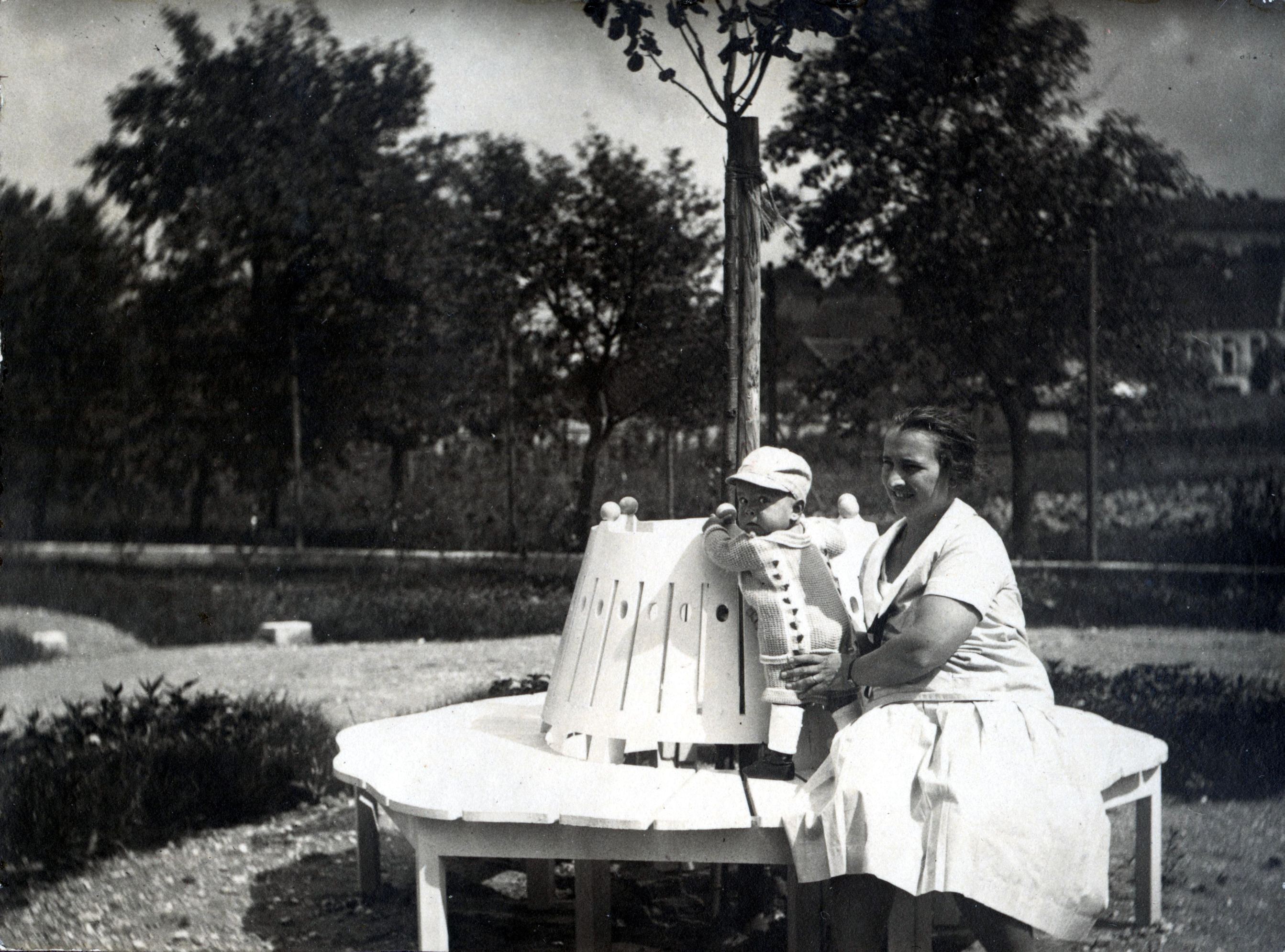 Ladislav Čerych s maminkou Marií v roce 1926