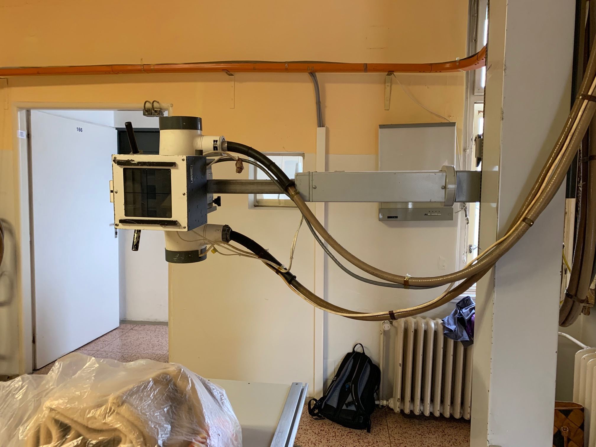 Náchodská nemocnice se rozloučila se starým rentgenovým zařízením