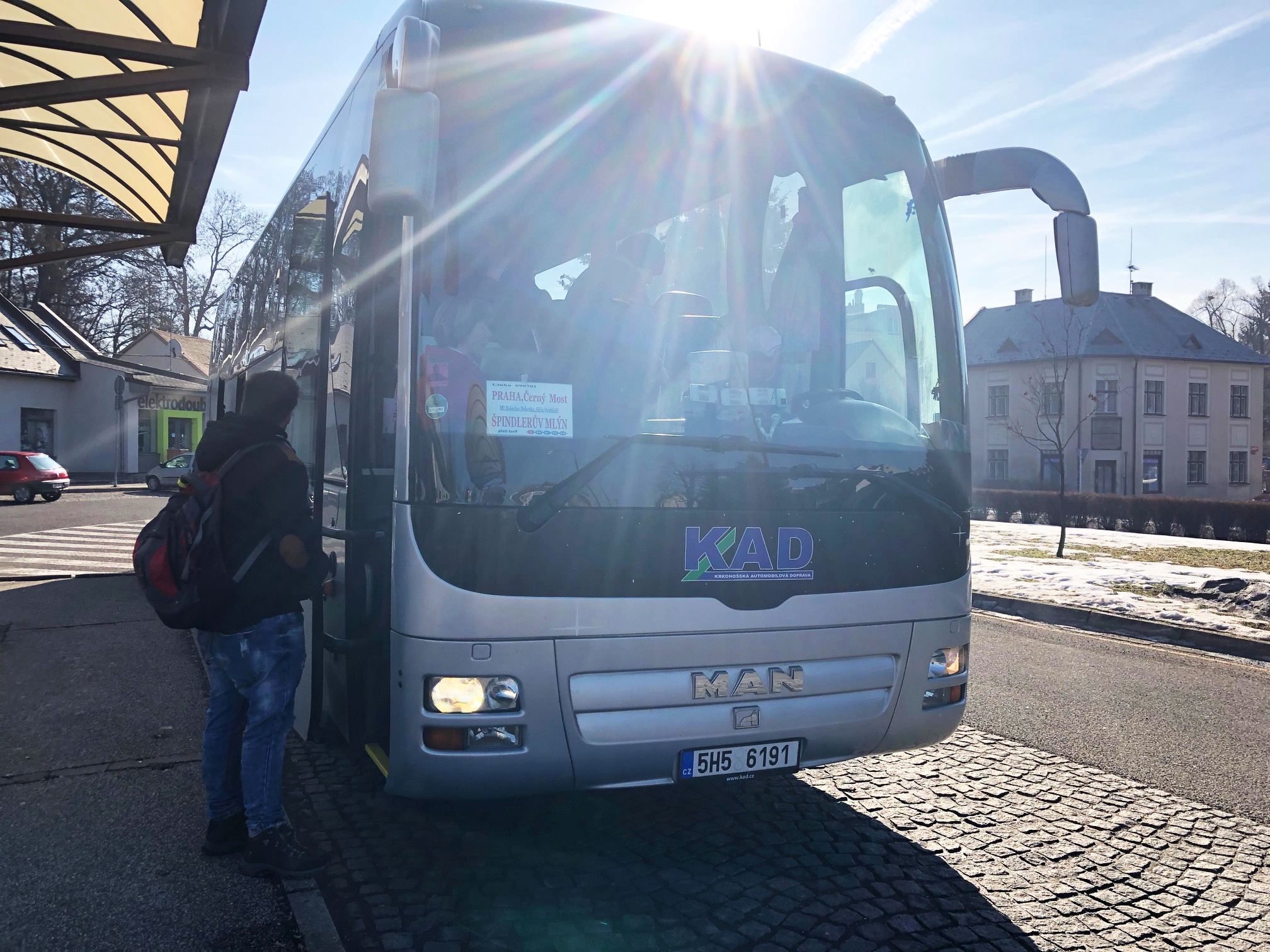 Cestující v Nové Pace čekají od léta komplikace. Důvodem bude přestavba autobusového terminálu