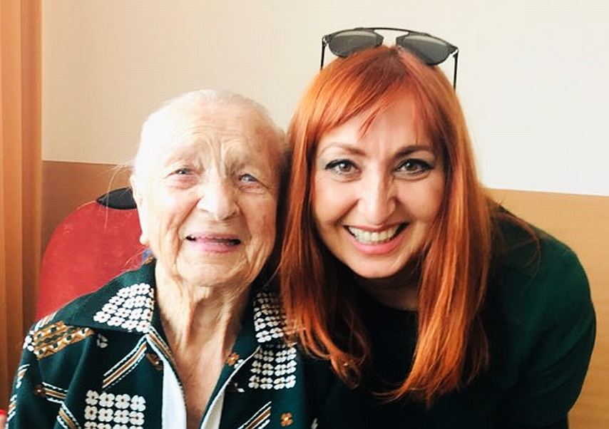 Hedvika Trutnovská, která se 11. února dožije 107 let, spolu s redaktorkou Blankou Malou