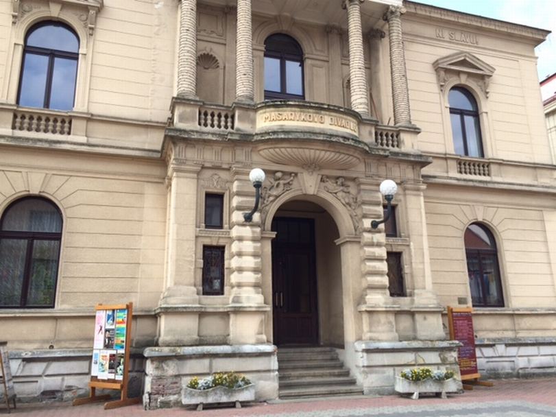 Budova Masarykova divadla v Jičíně 