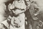 Sourozenci Čapkovi (zleva: Karel, Helena a Josef)