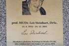 Nová pamětní deska ve Fakultní nemocnici v Hradci Králové připomíná lékaře Leo Steinharta