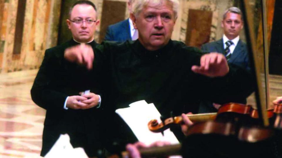Pavel Kováříček s orchestrem Orecchie grandi ve Vatikánu