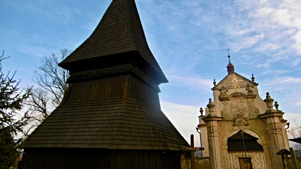 Gotická zvonice z konce 16. století v obci Chotěborky