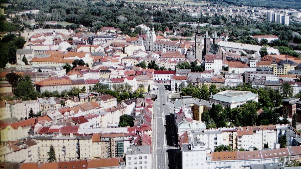 Z knihy Struktura města v zeleni: Moderní architektura v Hradci Králové