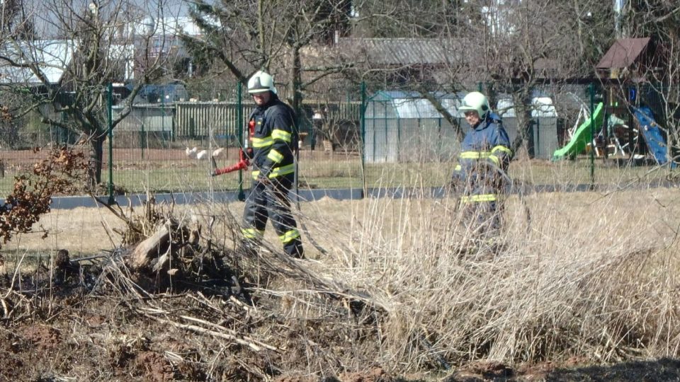 Při plánovaném pálení biologického odpadu apelují hasiči na občany