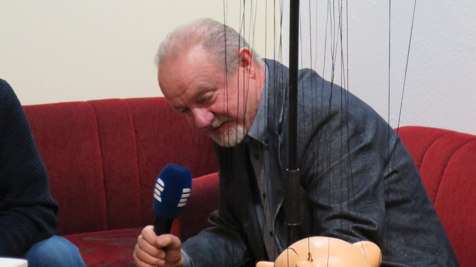 Martin Klásek, šéf uměleckého souboru Divadla Spejbla a Hurvínka, hostem Petra Voldána v rozhlasovém klubu