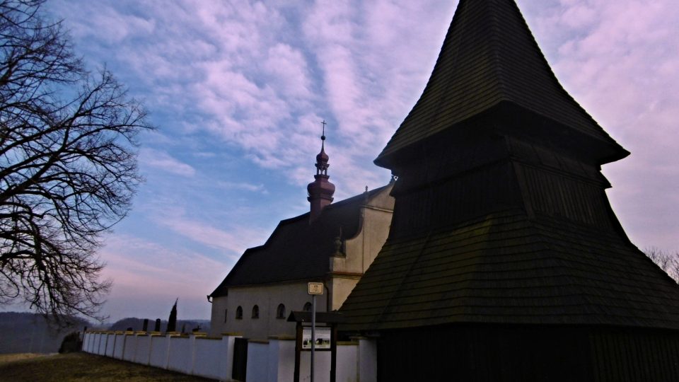 Gotická zvonice z konce 16. století v obci Chotěborky