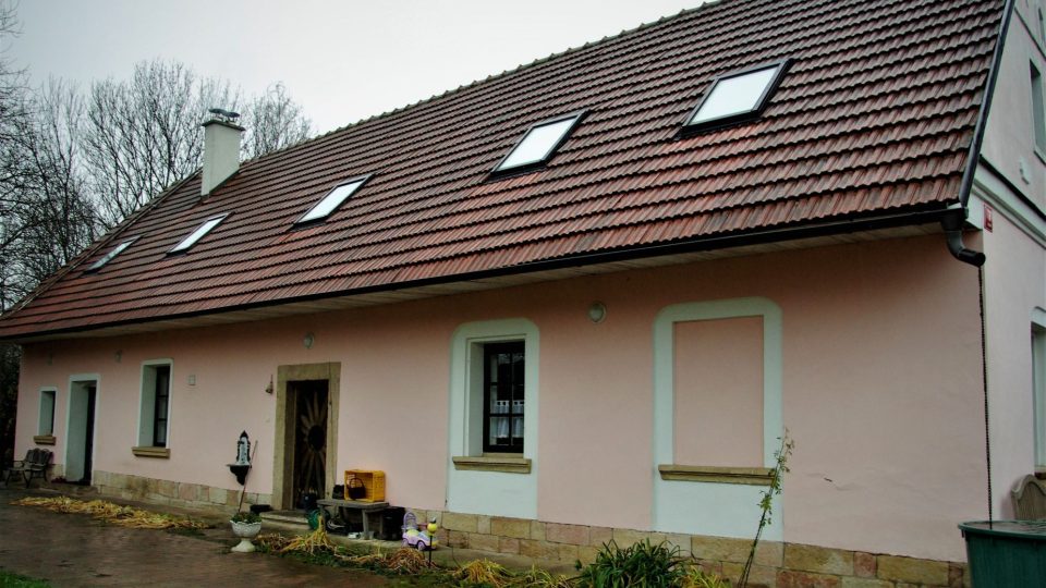 Dům se slunečním znamení manželů Francových ve Svatojánském Újezdě