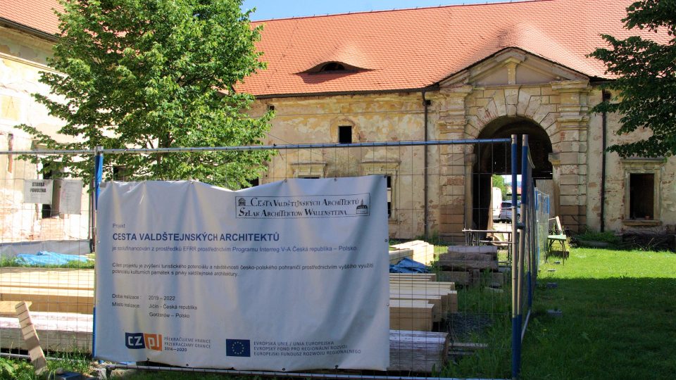 Rekonstrukci v Čestném dvoře podporuje evropská dotace z česko-polského projektu