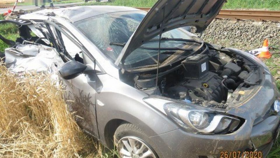 Srážka auta s vlakem u Libošovic na Jičínsku se tentokrát naštěstí obešla bez tragických následků