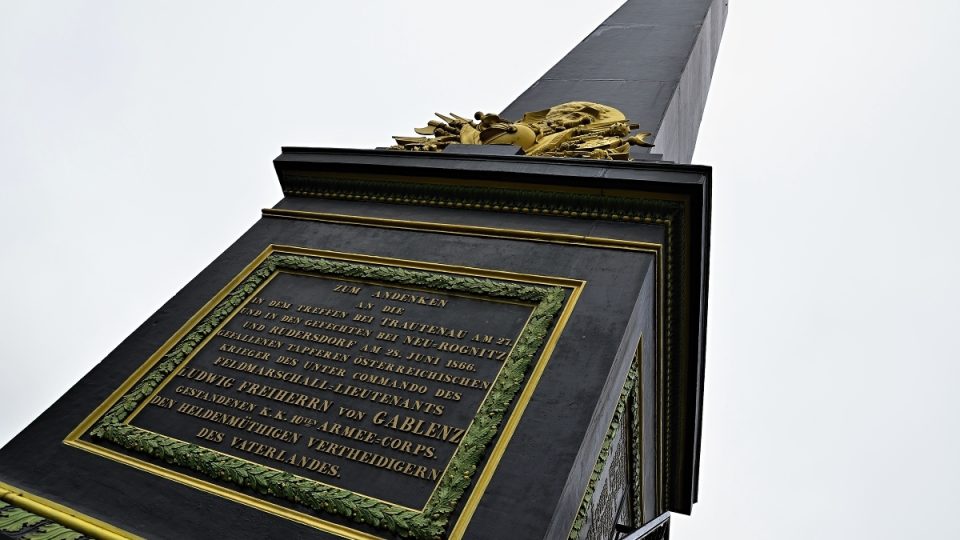 Ocelový obelisk, pomník generála Gablenze