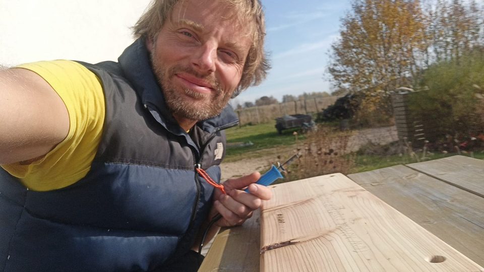 Arborista Lukáš Neklan instaluje v krajině pro radost ostatním houpačky