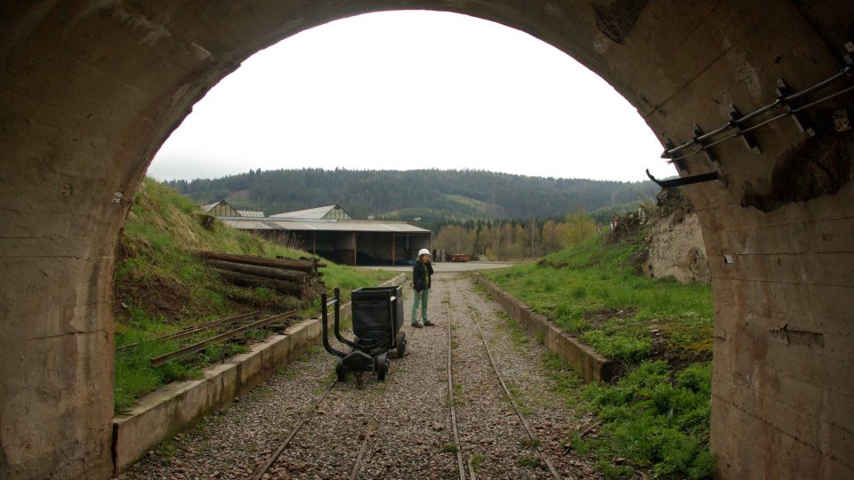 Pohled od ústí dolu Bohumír do důlního areálu v Jívce