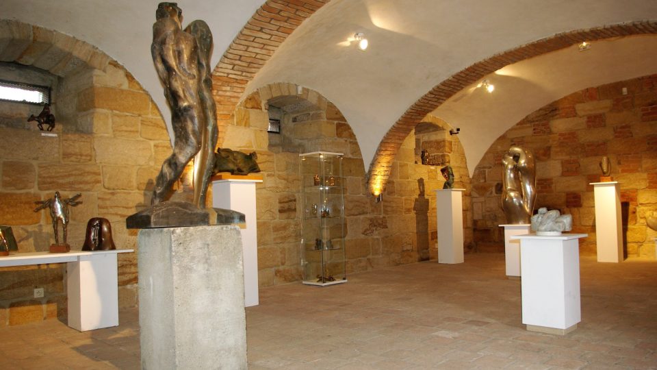 Lapidárium u Šolcova statku, aktuálně s expozicí soch a sousoší akademického sochaře Jaroslava Vacka