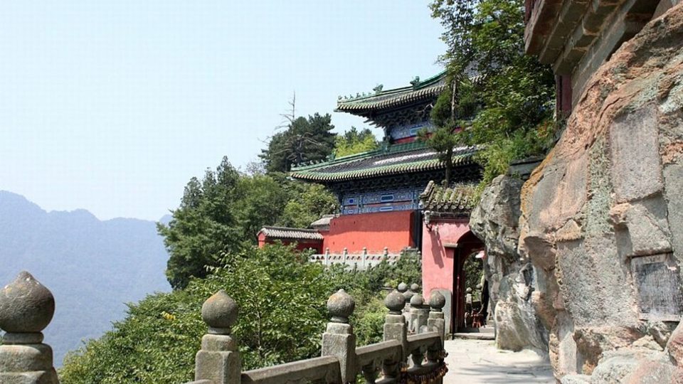 Chrámová brána v čínských horách