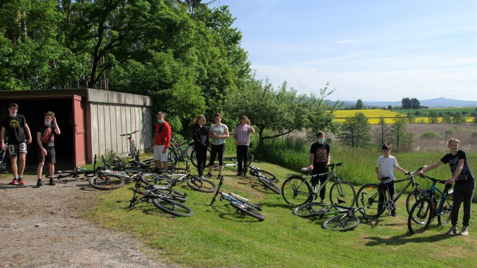 Každodenní součástí školy v přírodě na Homoli jsou cyklovýlety na zajímavá místa Jičínska a Českého ráje