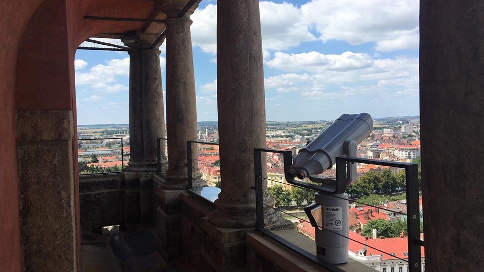 Z ochozu Bílé věže v Hradci Králové je nádherný výhled