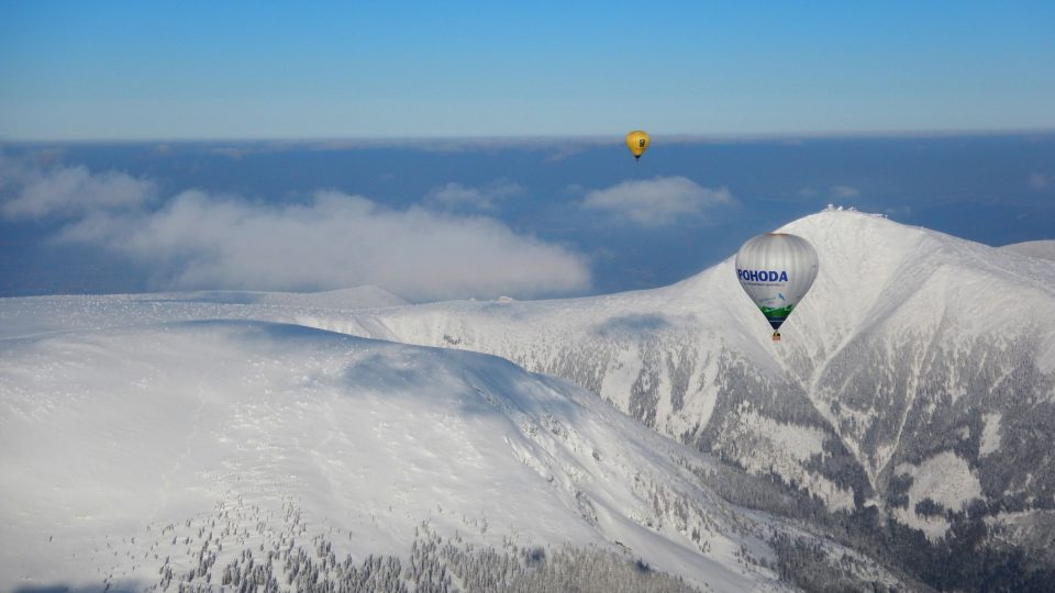 Pohled z koše balonu je opravdu krásný všude. Krkonoše