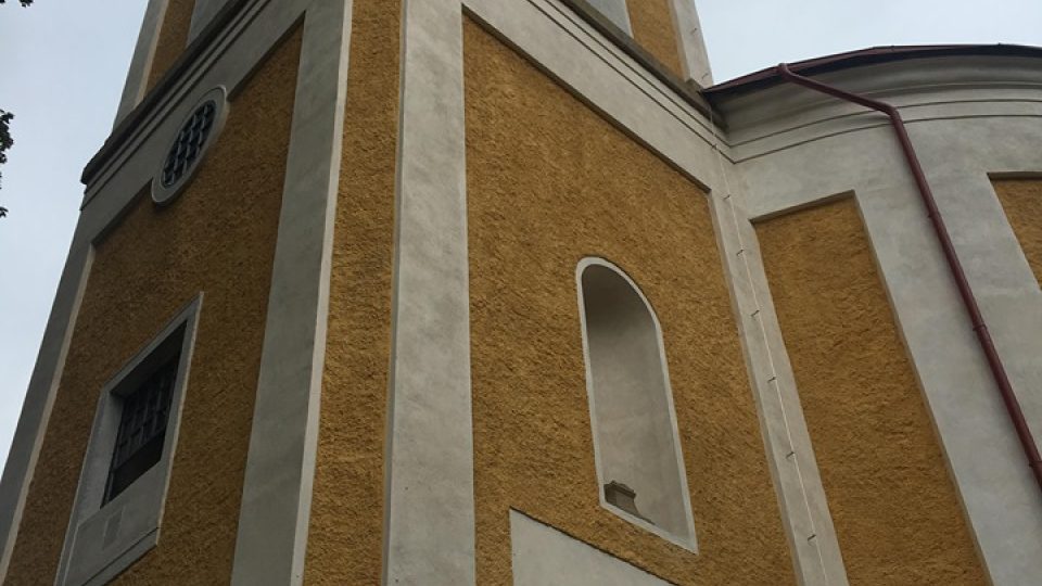 Náročná obnova kostela ve Vernéřovicích na Broumovsku spěje ke konci