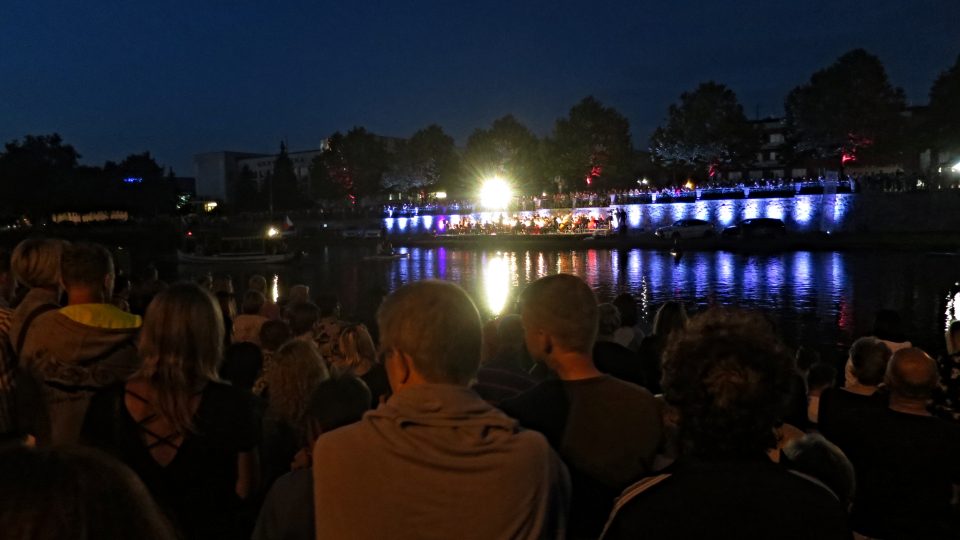 Open air koncert Filharmonie Hradec Králové na městské náplavce