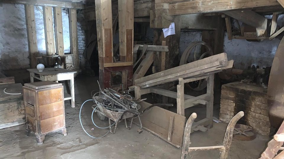 Starý Hrnčířův mlýn v Českém Meziříčí na Rychnovsku opravuje parta nadšenců