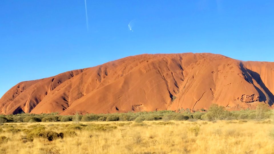Posvátná hora Uluru - cestování po Novém Zélandu a Austrálii má své neopakovatelné kouzlo