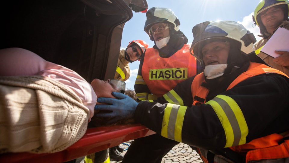 Regionální soutěž hasičů ve vyprošťování u dopravních nehod se odehrála na T. G. Masaryka ve Dvoře Králové nad Labem