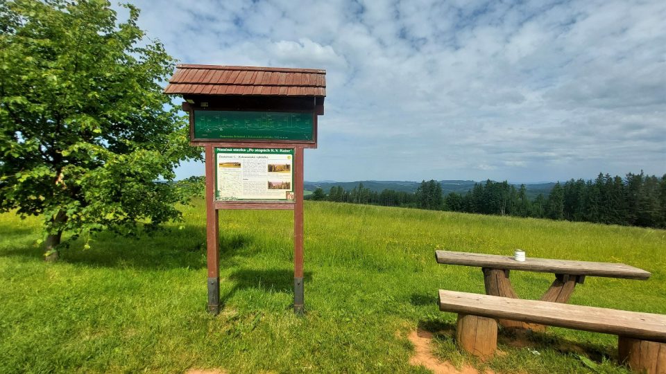 Na naučné stezce K. V. Raise | foto: Vladislava Wildová, Český rozhlas Na naučné stezce K. V. Raise