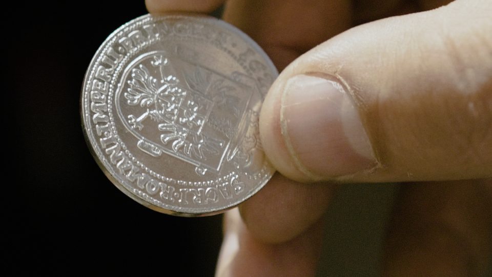 V mincovně Albrechta z Valdštejna si mohou lidé vyrazit vlastní mince