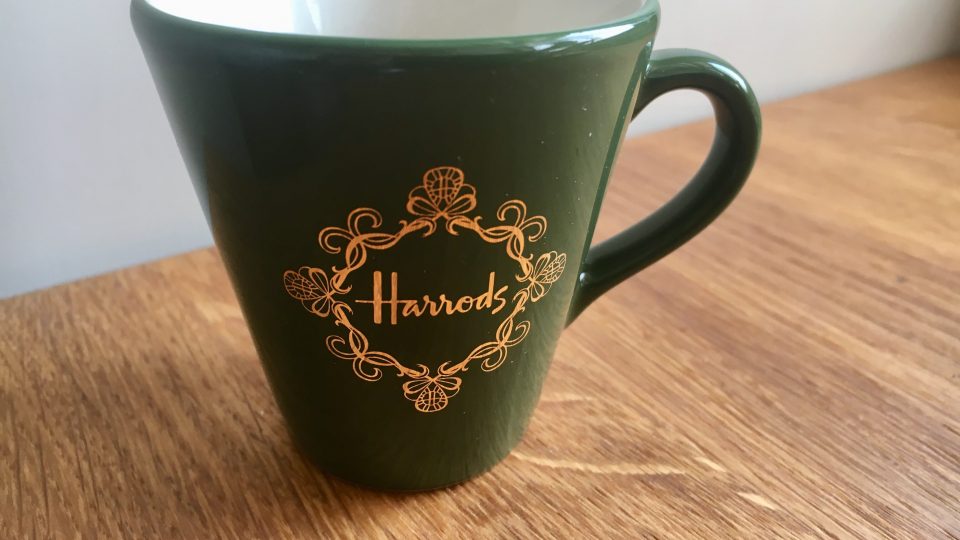 Londýn - espresso šálek - Obchodní dům Harrods