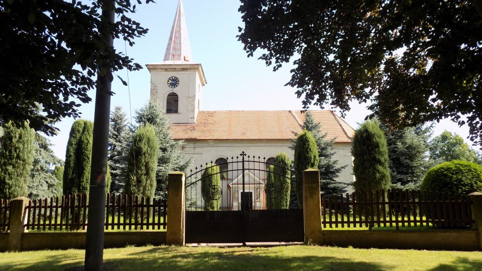 Kostel v Lužci nad Cidlinou
