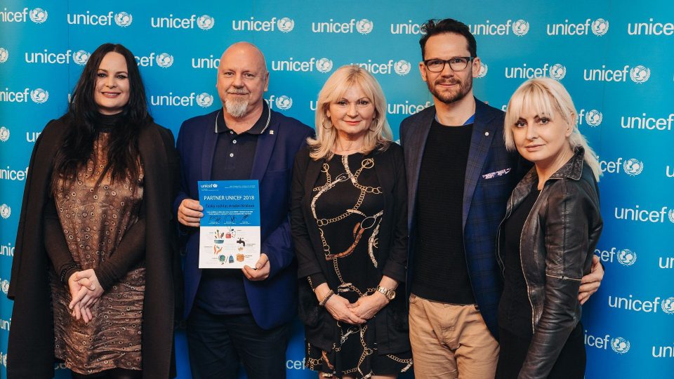 Český rozhlas Hradec Králové získal děkovný certifikát UNICEF