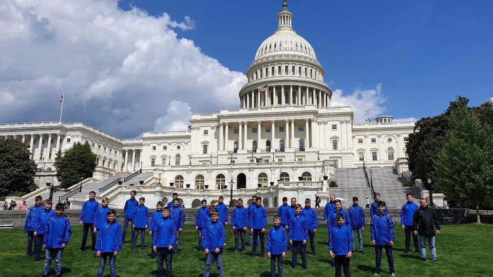 Boni pueri u Kongresu Spojených států amerických ve Washigtonu.jpg