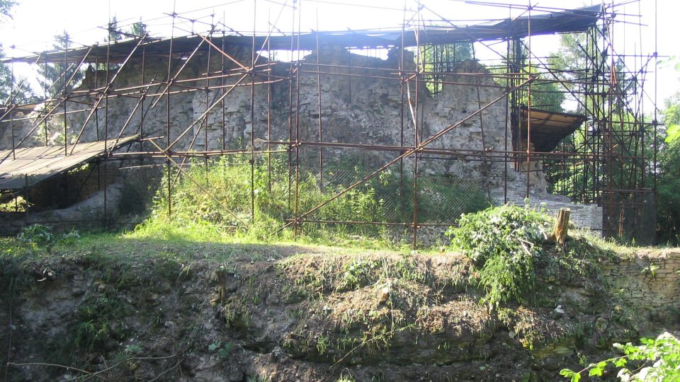 V roce 2008 začala tolik potřebná záchrana hradu Vízmburk