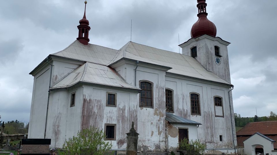 Kostel v Sedloňově v Orlických horách je v havarijním stavu