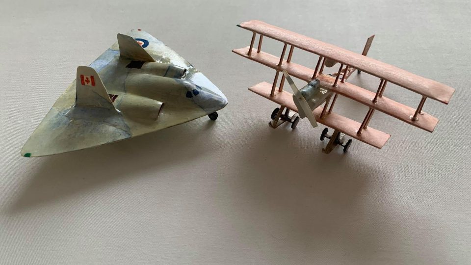 Muzeum papírových modelů v Polici nad Metují na Náchodsku získalo několik tisíc modelů letadel