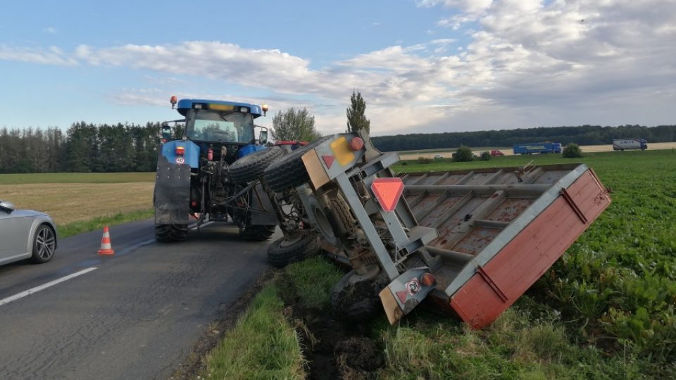 Dopravní nehoda v Milovicích u Hořic