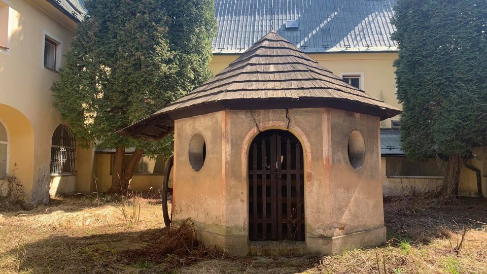 Kapucínský klášter v centru Opočna by se měl opět otevřít veřejnosti