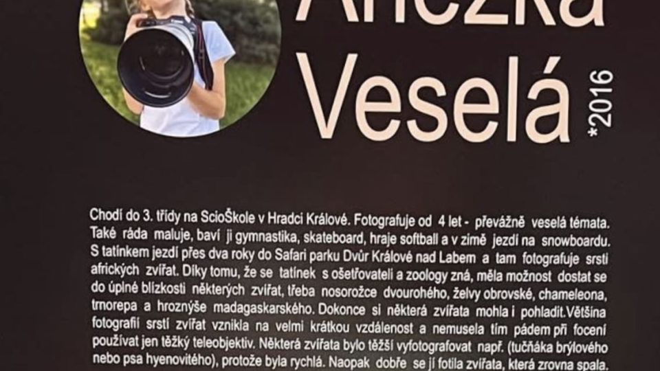 Srsti Afriky „pod drobnohledem“ osmileté fotografky Anežky Veselé