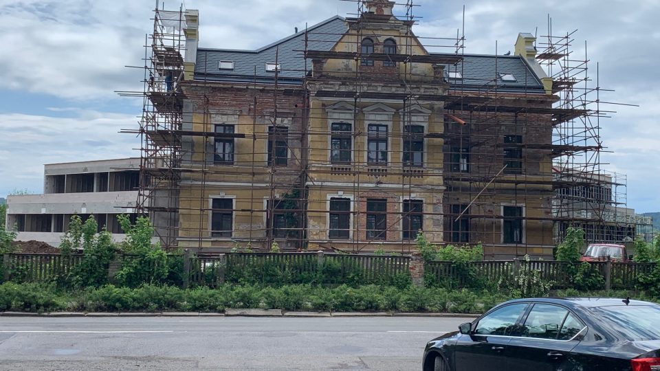 Stavební úřad ve Dvoře Králové řeší případ nepovolené stavby soukromého zdravotnického zařízení 