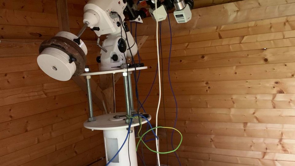 Robotizovaný sluneční dalekohled v areálu hvězdárny v Úpici
