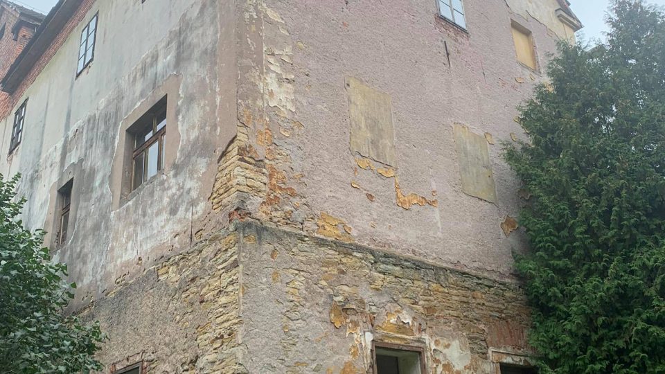 Byt Panklových nedaleko zámku v Ratibořicích se dočká obnovy