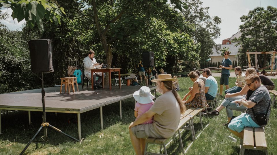 Divadelní festival 2020 v Hradci Králové - Mýdlo špiní charakter