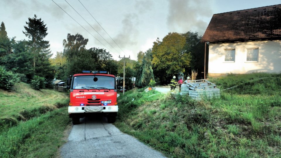 K požáru stodoly došlo v obci Dubenec na Trutnovsku