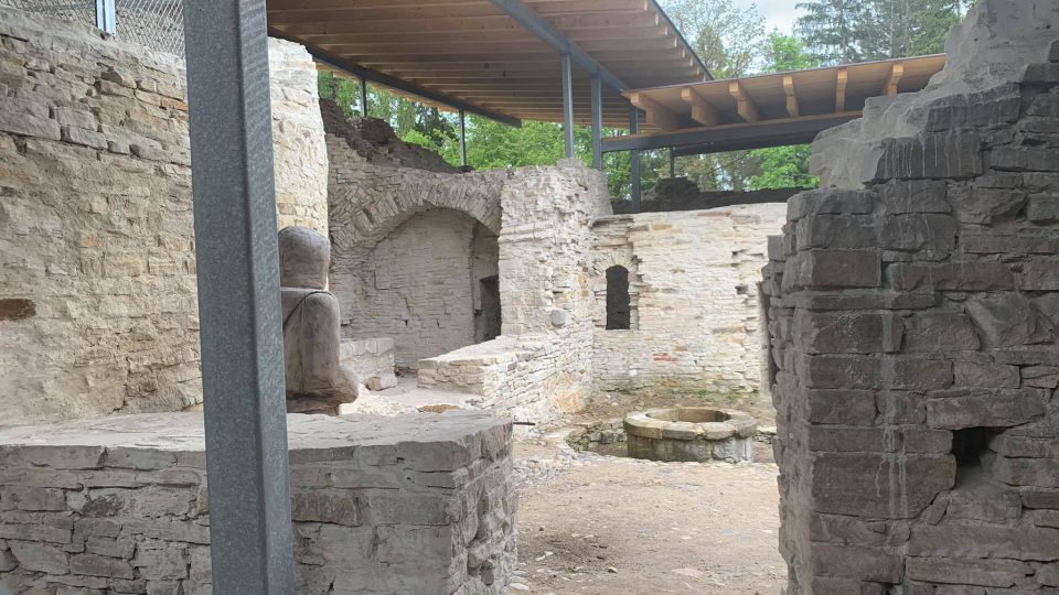Po kompletní obnově se otevírá pro veřejnost zřícenina hradu Vízmburk na Trutnovsku