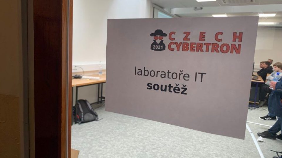 S hrozbou kybernetických útoků se ve Dvoře Králové seznámili středoškoláci při unikátním cvičení